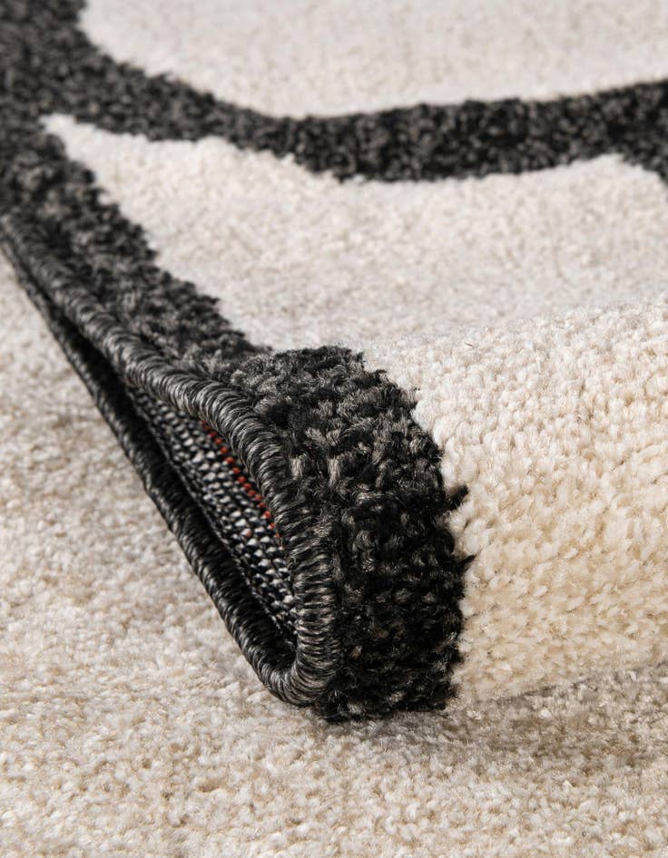 Detail image of 3' 3 x 5' 3 Lattice Rug