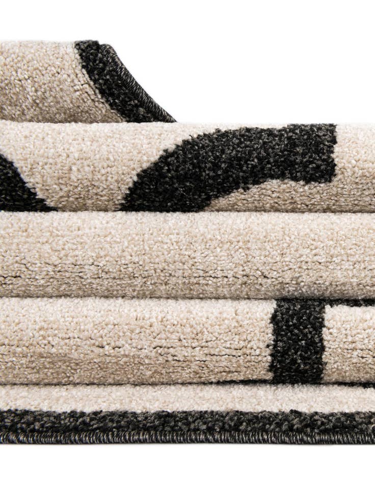 Detail image of 3' 3 x 5' 3 Lattice Rug