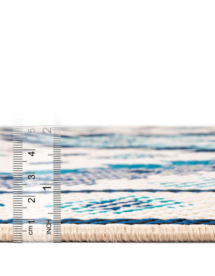 5' 3 x 8' Easy-Clean Baja Indoor / Outdoor Rug