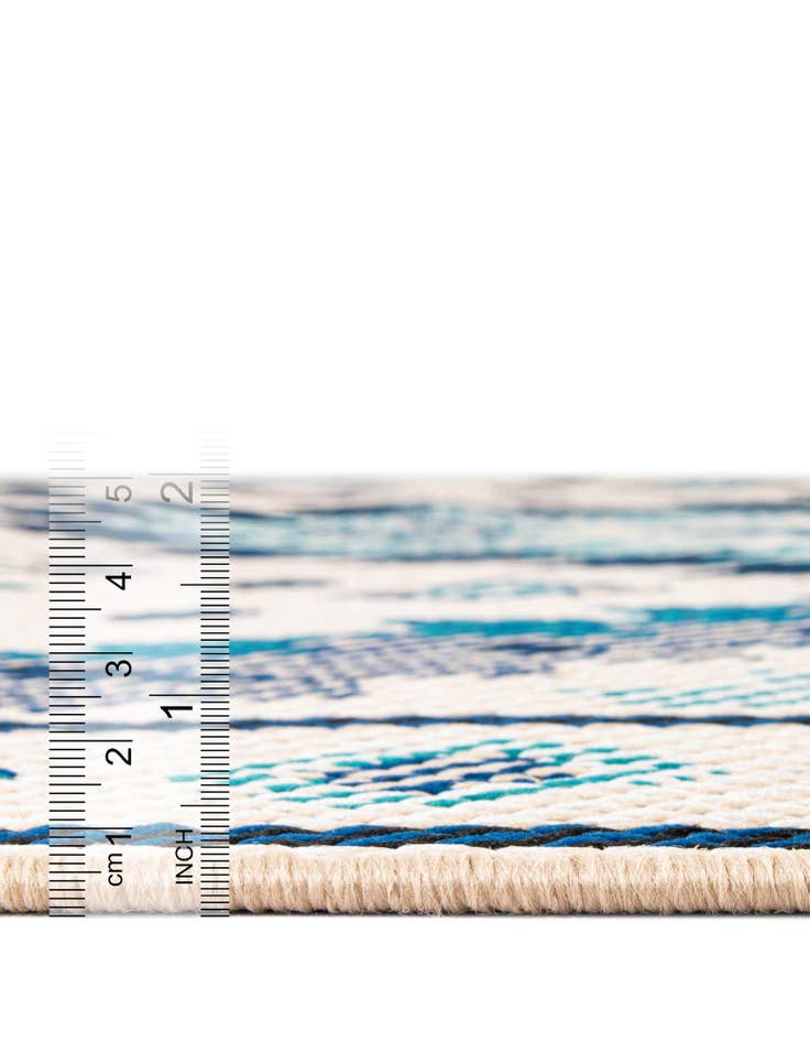 Detail image of 5' 3 x 8' Easy-Clean Baja Indoor / Outdoor Rug