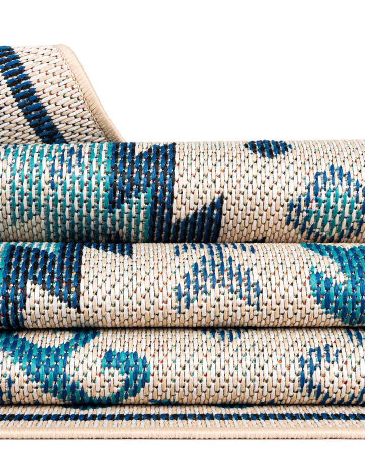 5' 3 x 8' Easy-Clean Baja Indoor / Outdoor Rug