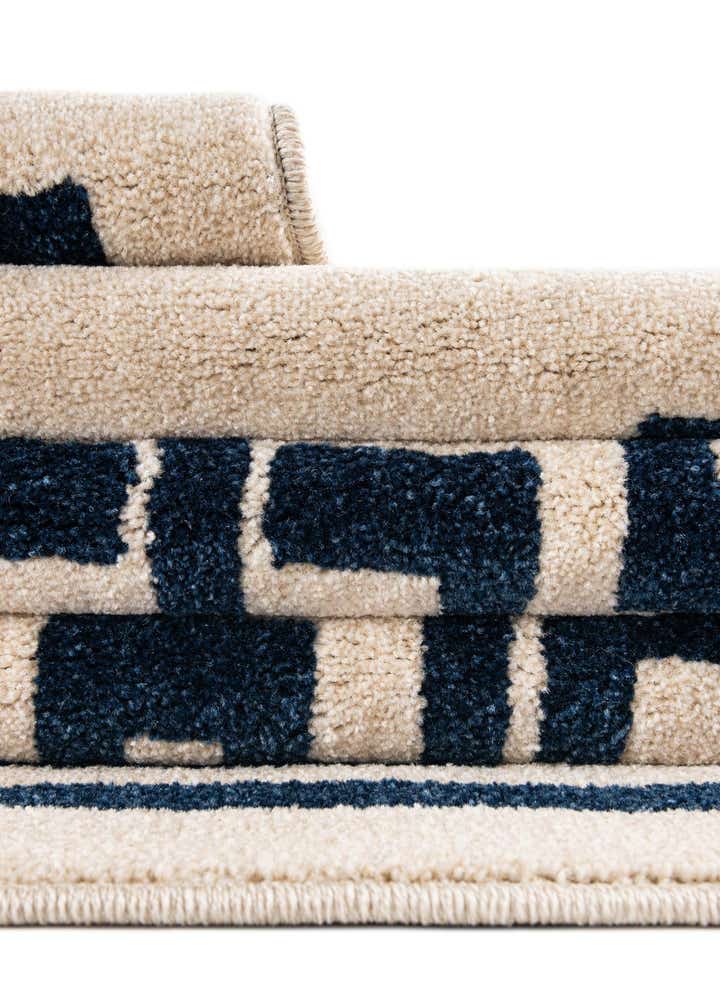 7' x 10' Greek Key Rug