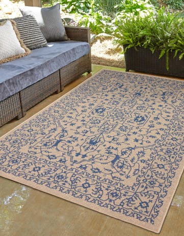 7' x 10' Easy-Clean Botanical Indoor / Outdoor Rug
