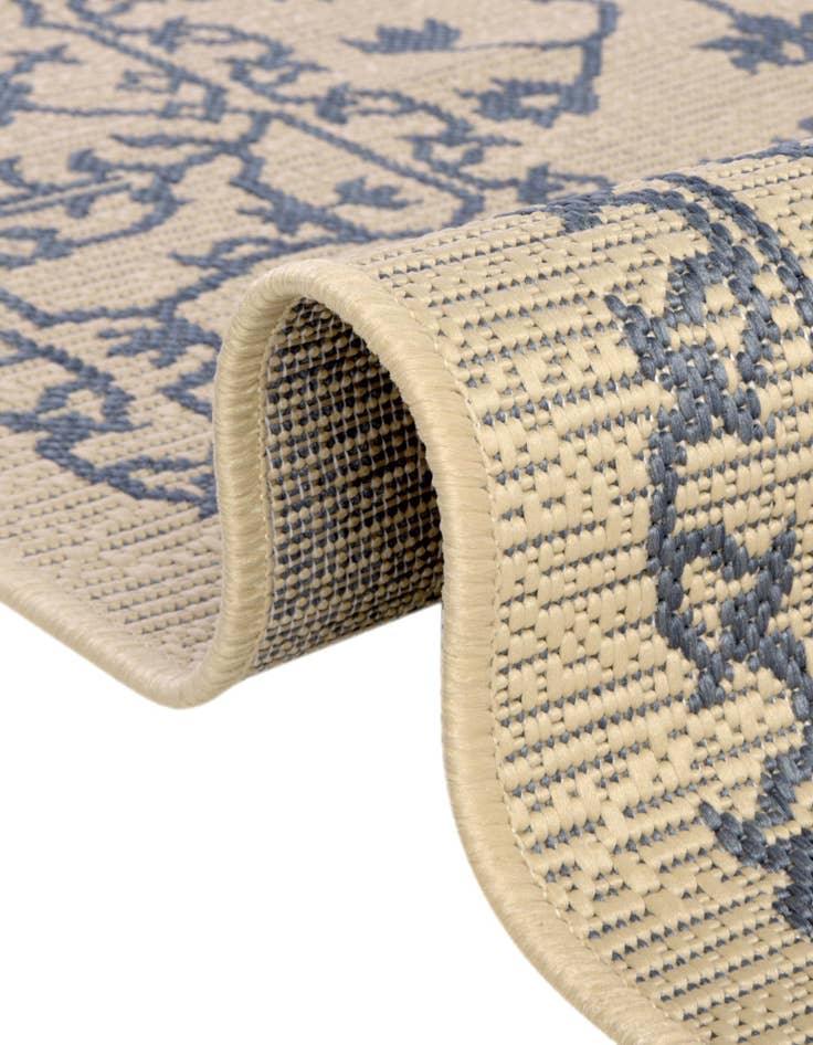 Detail image of 8' x 11' 4 Easy-Clean Botanical Indoor / Outdoor Rug