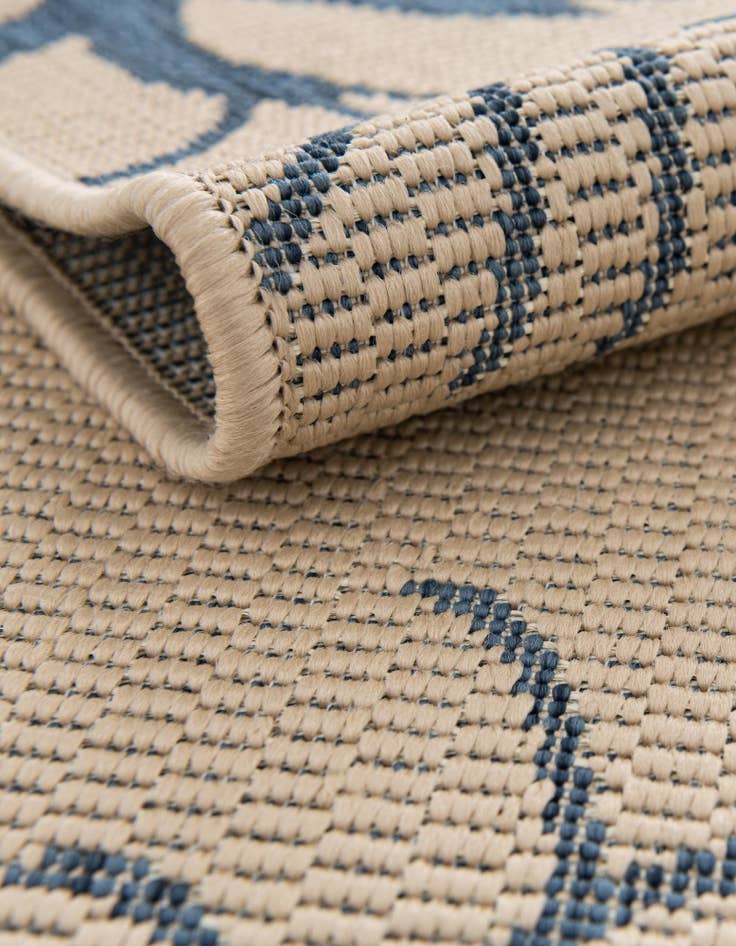 Detail image of 5' x 8' Easy-Clean Botanical Indoor / Outdoor Rug
