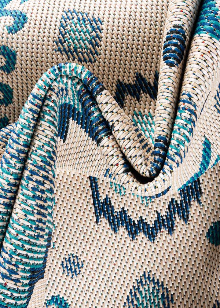 7' 10 x 7' 10 Easy-Clean Baja Indoor / Outdoor Round Rug
