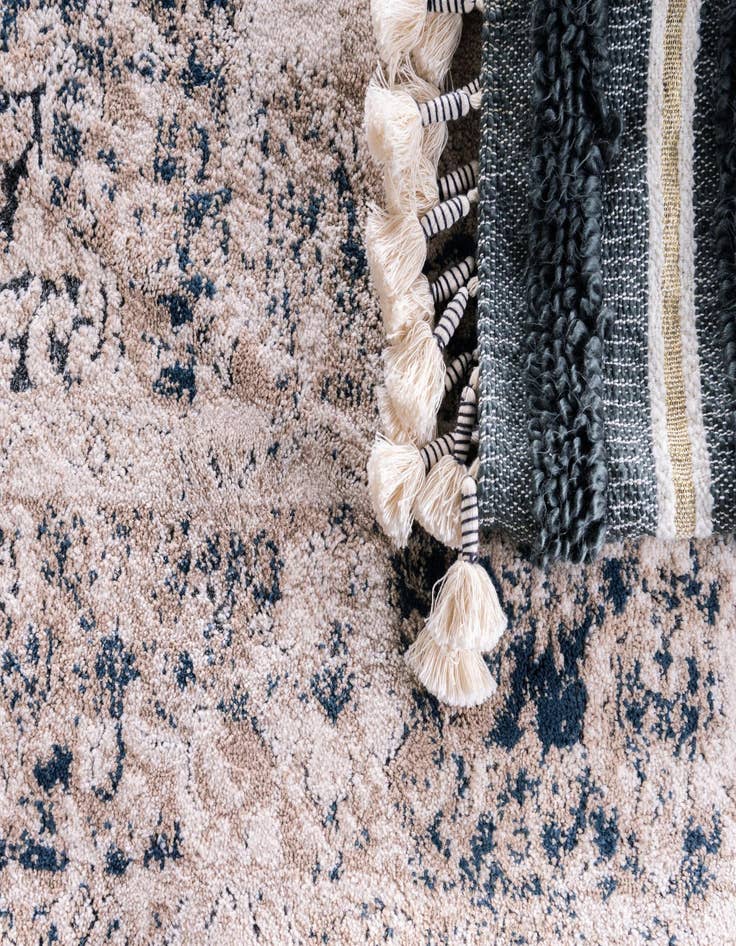 Detail image of 3' 3 x 3' 3 Estate Round Rug