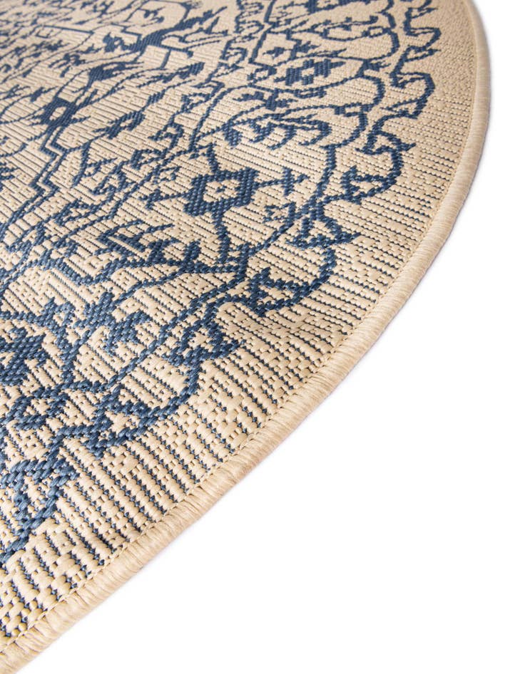 Detail image of 6' x 6'  Washable Botanical Indoor / Outdoor Round Rug