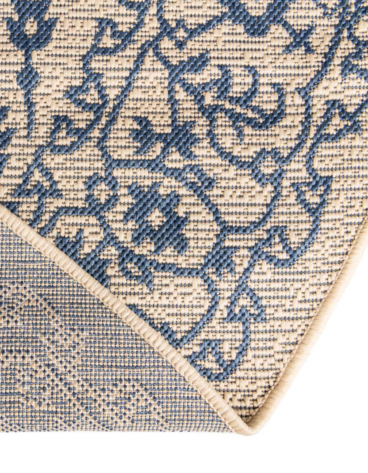 Detail image of 6' x 6'  Washable Botanical Indoor / Outdoor Round Rug