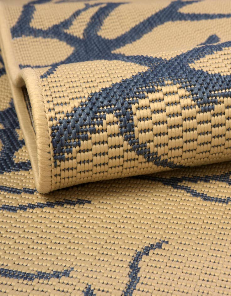 Detail image of 6' x 6'  Washable Botanical Indoor / Outdoor Round Rug