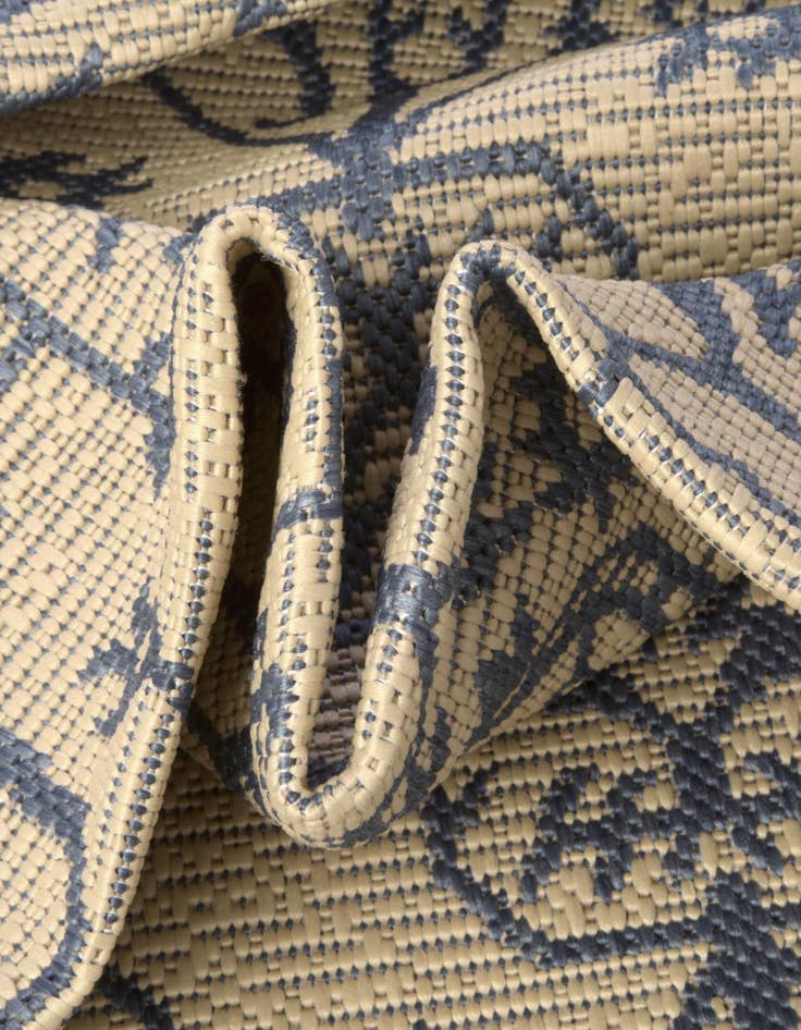 Detail image of 2' x 6'  Washable Botanical Indoor / Outdoor Runner Rug