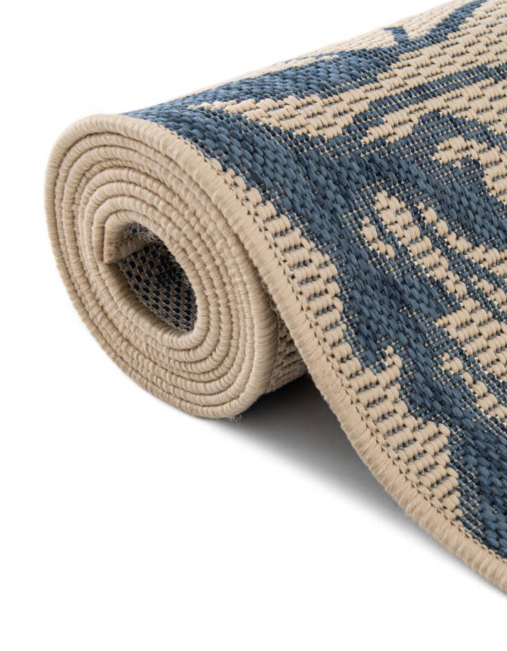 Detail image of 2' x 6' Easy-Clean Botanical Indoor / Outdoor Runner Rug