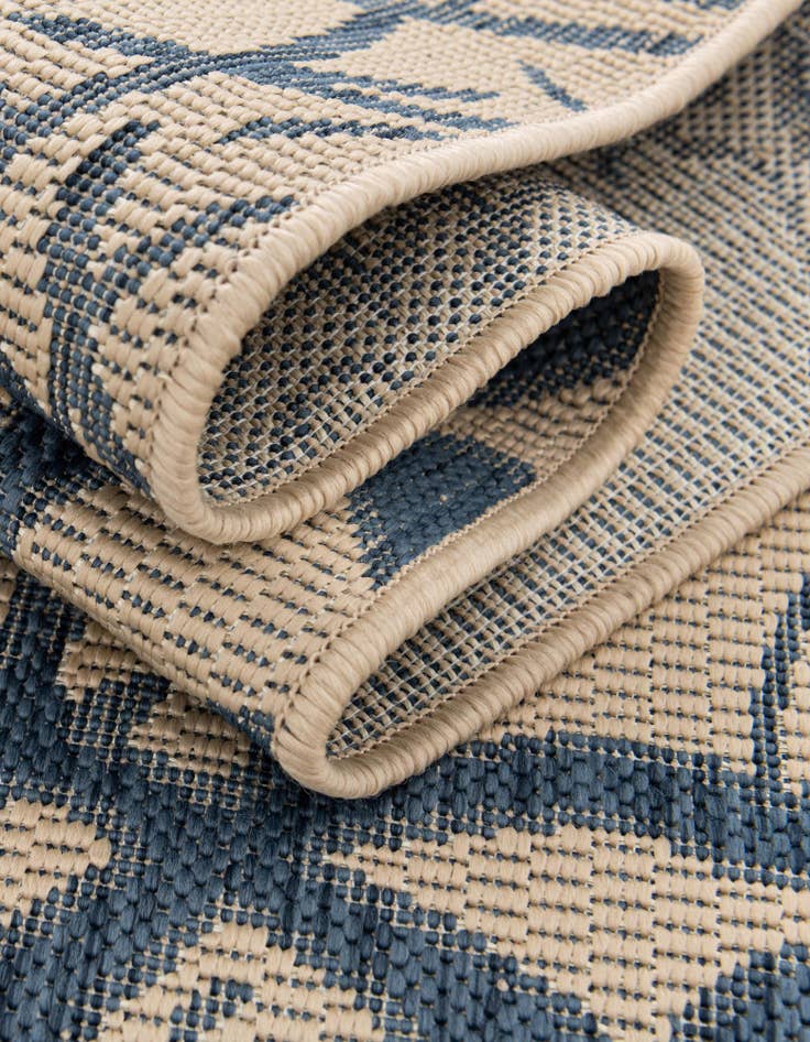 Detail image of 2' x 6' Easy-Clean Botanical Indoor / Outdoor Runner Rug
