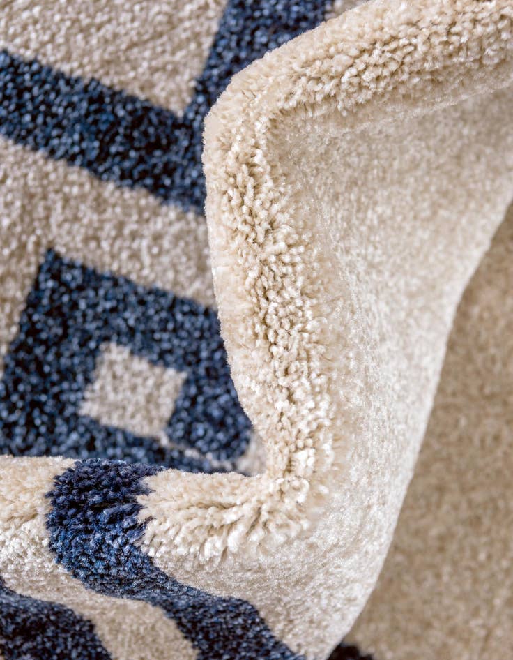 Detail image of 7' 10 x 7' 10 Greek Key Square Rug