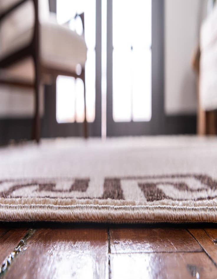 Detail image of 5' 3 x 8' Greek Key Rug