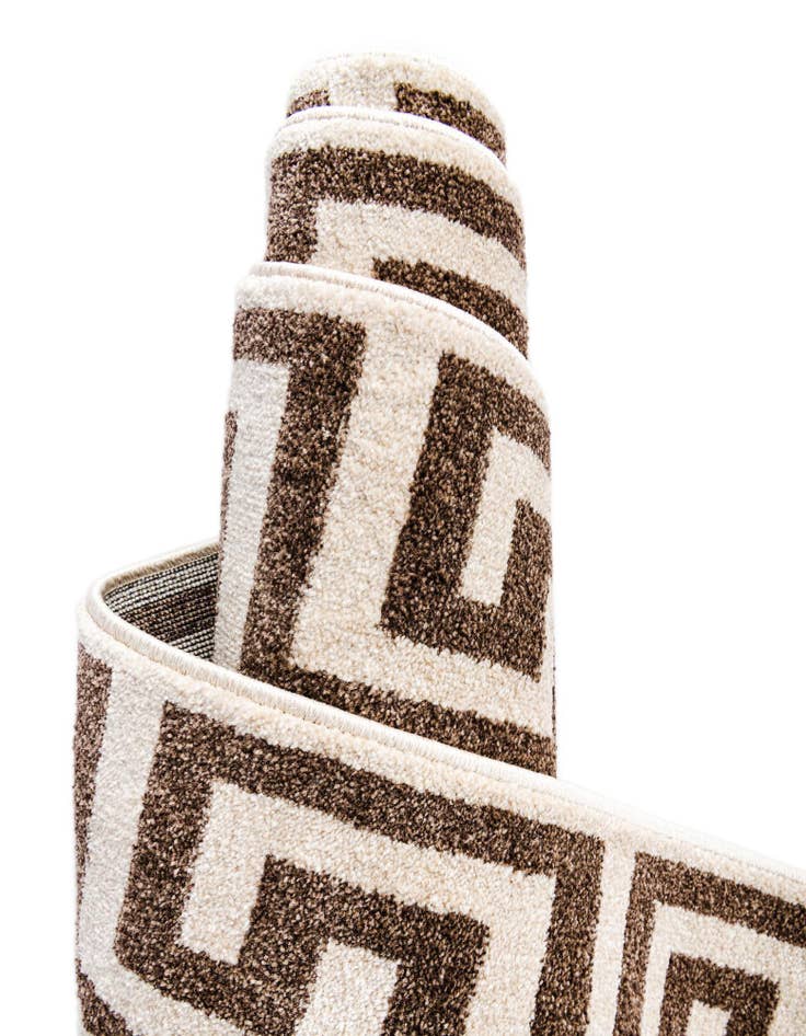 Detail image of 5' 3 x 8' Greek Key Rug