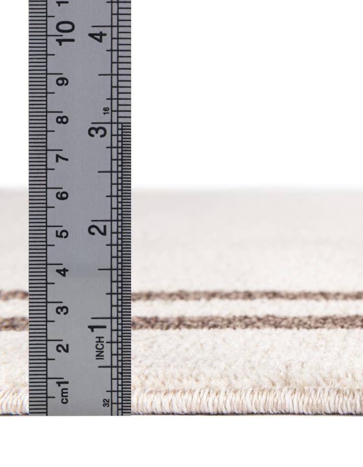 Detail image of 3' 3 x 5' 3 Greek Key Rug