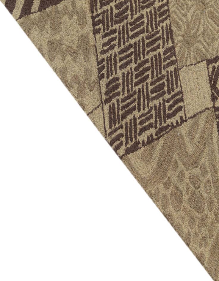 Detail image of 5' x 8' Luna Wool Rug