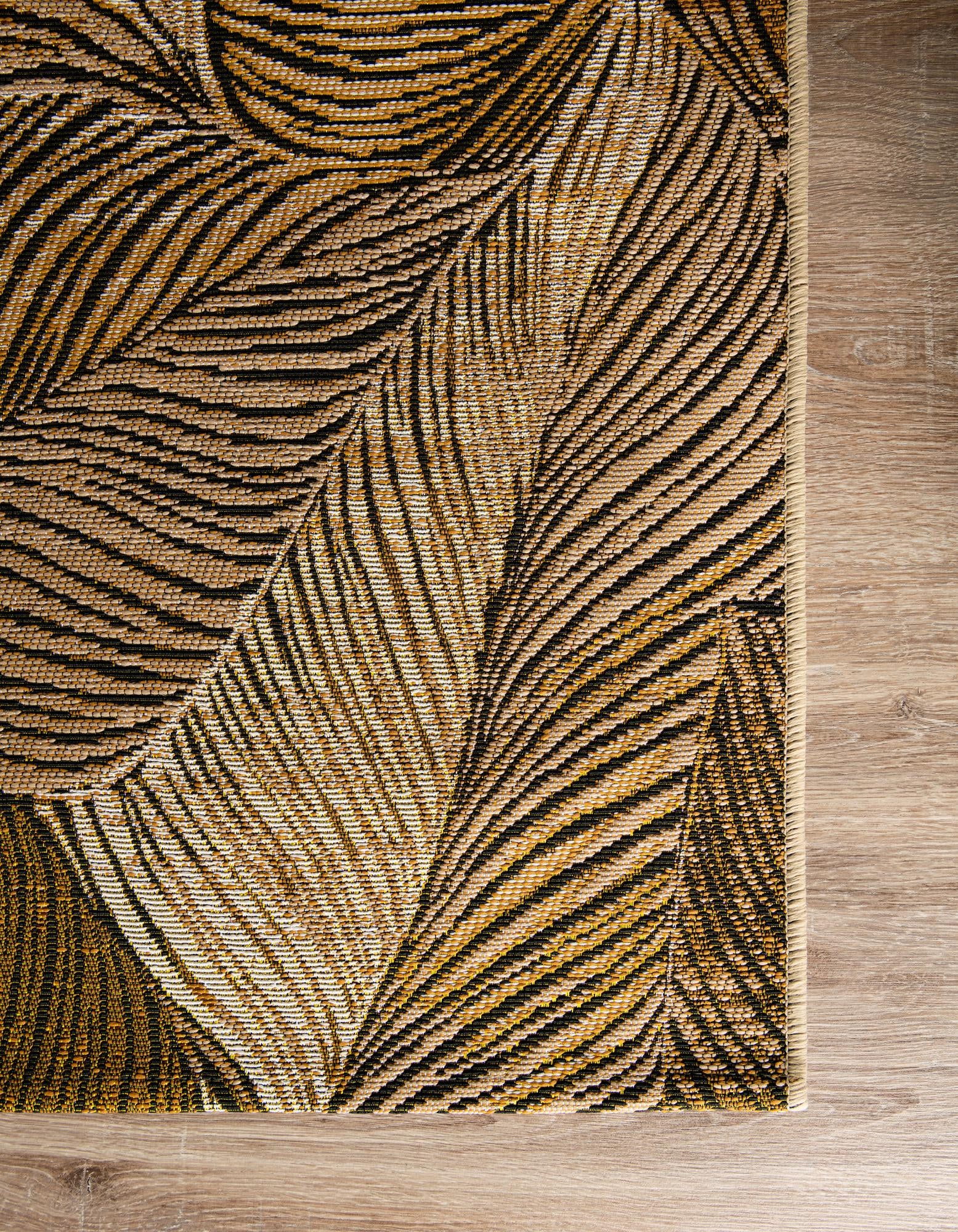 10' x 13' Easy-Clean Botanical Indoor / Outdoor Rug