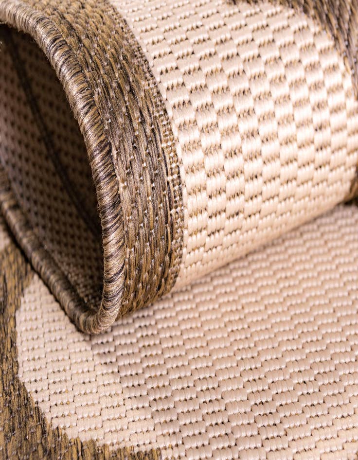 Detail image of 7' x 10' Washable Lattice Indoor / Outdoor Rug