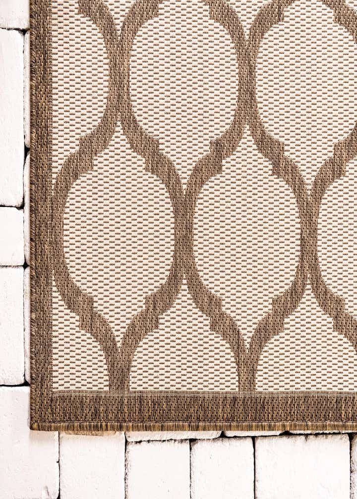 7' x 10' Easy-Clean Trellis Indoor / Outdoor Rug