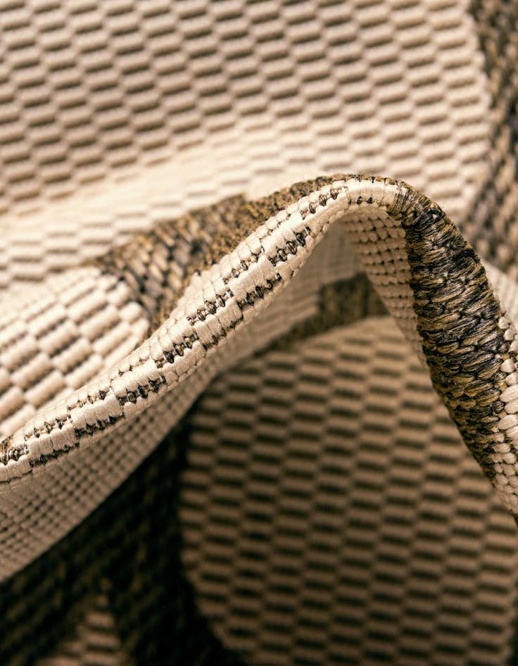 Detail image of 6' x 6' Washable Lattice Indoor / Outdoor Round Rug