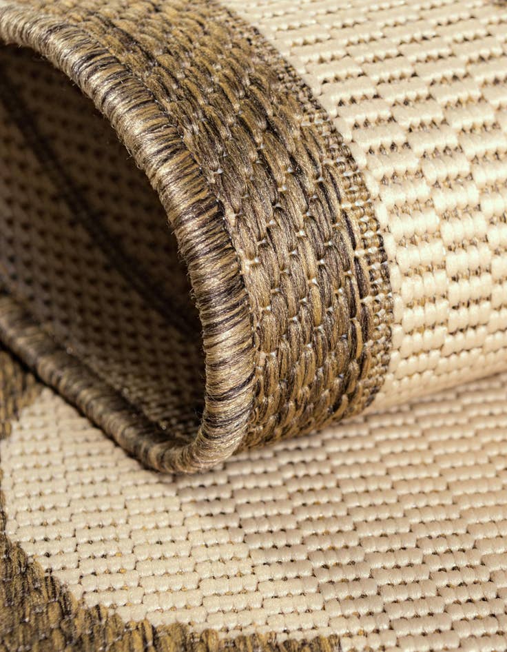 Detail image of 6' x 6' Easy-Clean Trellis Indoor / Outdoor Round Rug