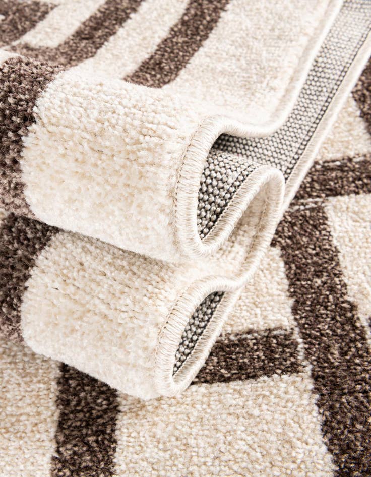 Detail image of 2' 7 x 10' Greek Key Runner Rug