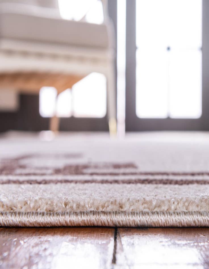 Detail image of 2' 7 x 10' Greek Key Runner Rug