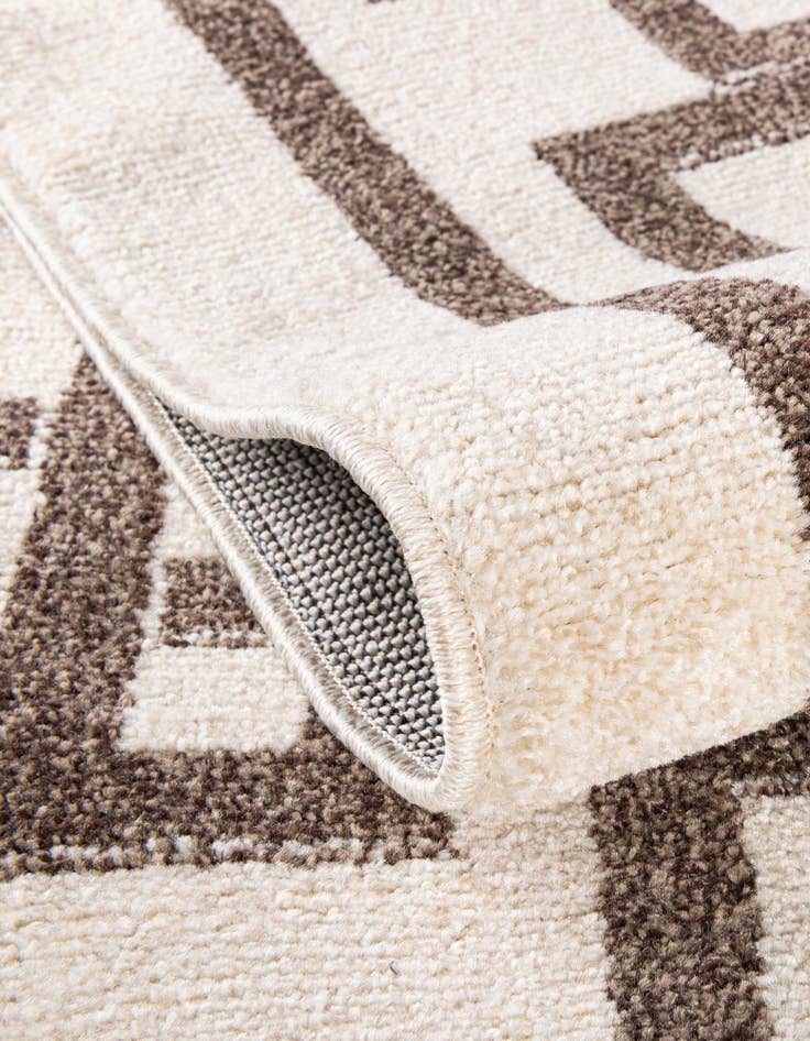 Detail image of 2' 7 x 10' Greek Key Runner Rug