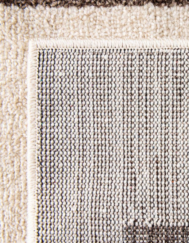 Detail image of 2' 7 x 10' Greek Key Runner Rug