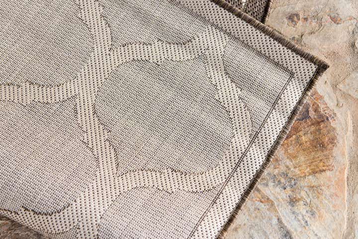 2' 2 x 6' Easy-Clean Lattice Indoor / Outdoor Runner Rug