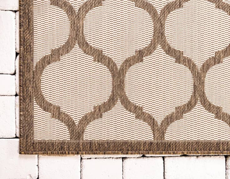 Detail image of 2' 2 x 6' Easy-Clean Lattice Indoor / Outdoor Runner Rug