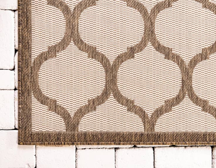Detail image of 2' 2 x 6' Easy-Clean Lattice Indoor / Outdoor Runner Rug