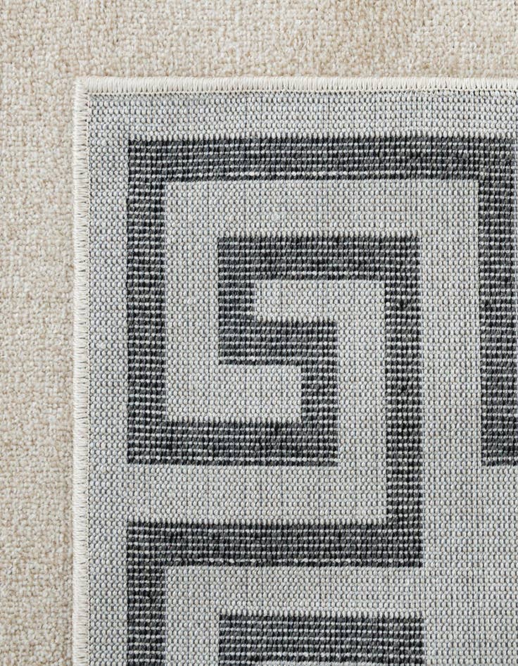 Detail image of 5' 3 x 8' Hera Rug