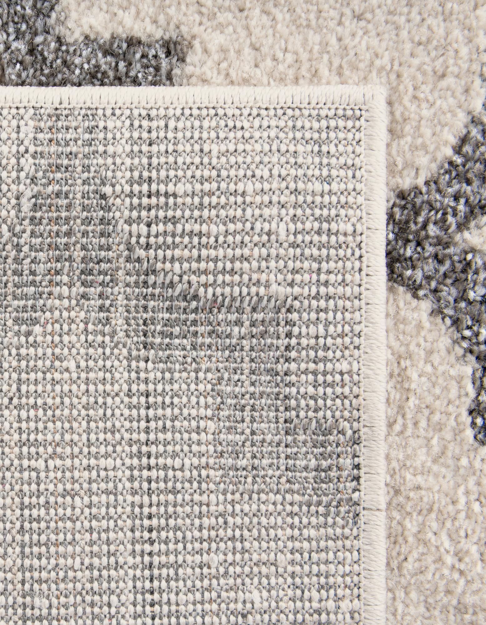 7' x 10' Lattice Rug