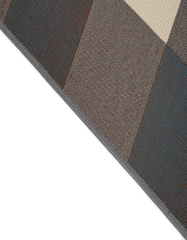 Detail image of 5' 3 x 7' 7 Easy-Clean Modern Indoor / Outdoor Rug
