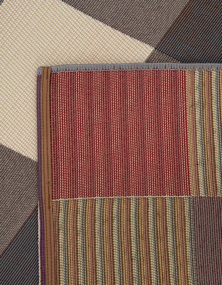Detail image of 5' 3 x 7' 7  Washable Modern Indoor / Outdoor Rug