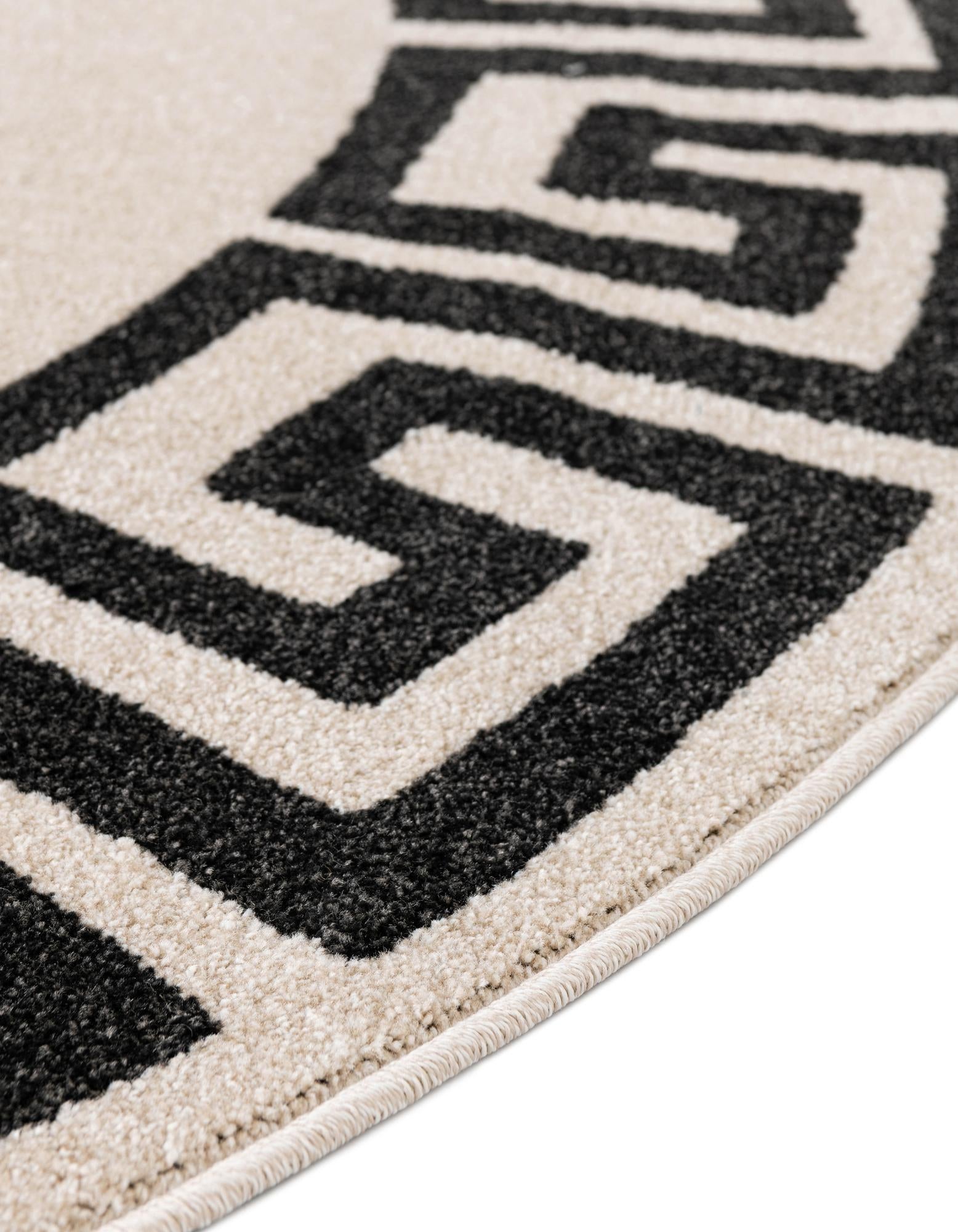 7' 10 x 7' 10 Greek Key Round Rug