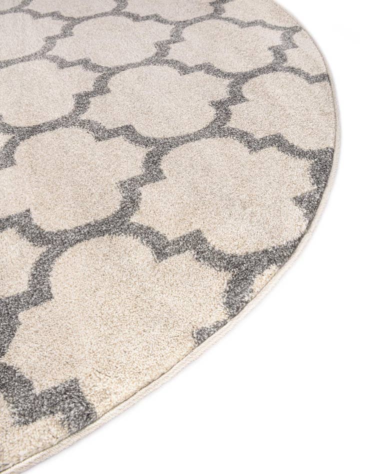 Detail image of 7' 10 x 7' 10 Lattice Round Rug