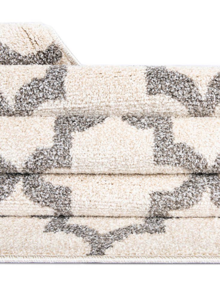 Detail image of 7' 10 x 7' 10 Lattice Square Rug