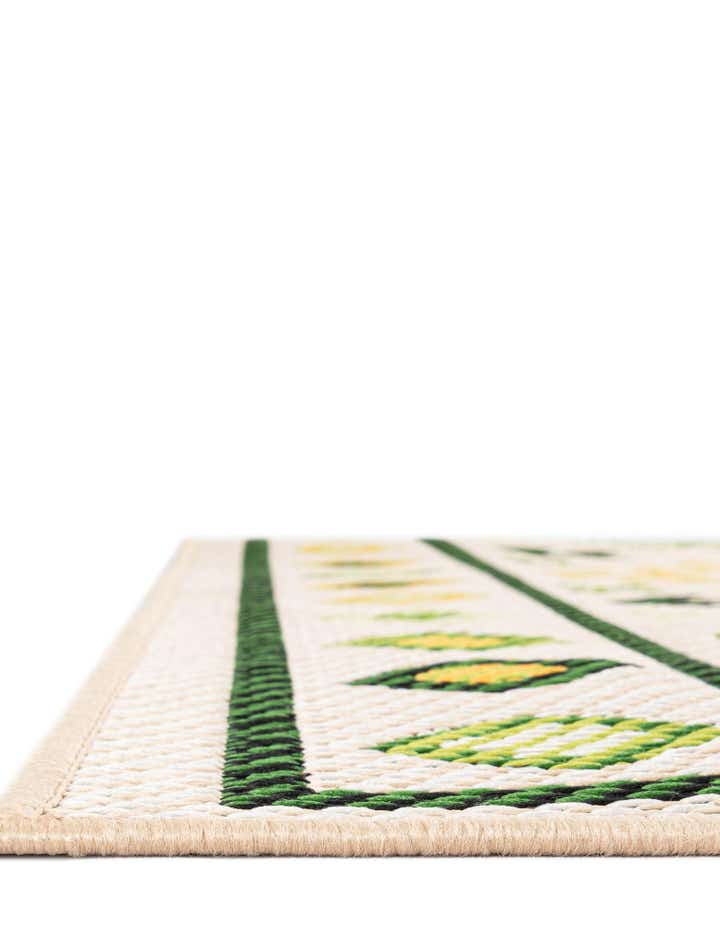6' x 9' Easy-Clean Baja Indoor / Outdoor Rug
