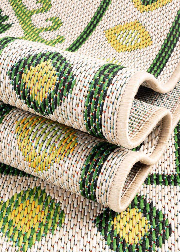 5' 3 x 8' Easy-Clean Baja Indoor / Outdoor Rug