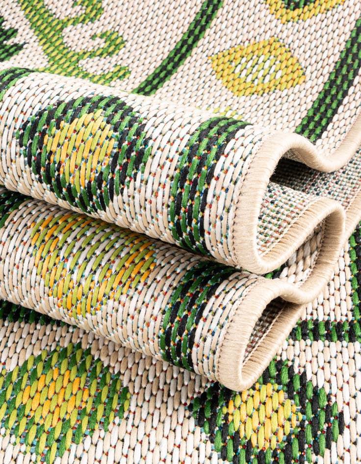 Detail image of 5' 3 x 8' Easy-Clean Baja Indoor / Outdoor Rug