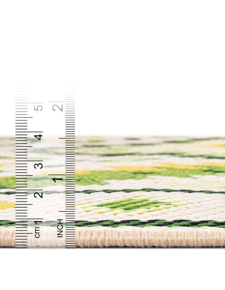 Detail image of 4' x 4' Easy-Clean Baja Indoor / Outdoor Round Rug