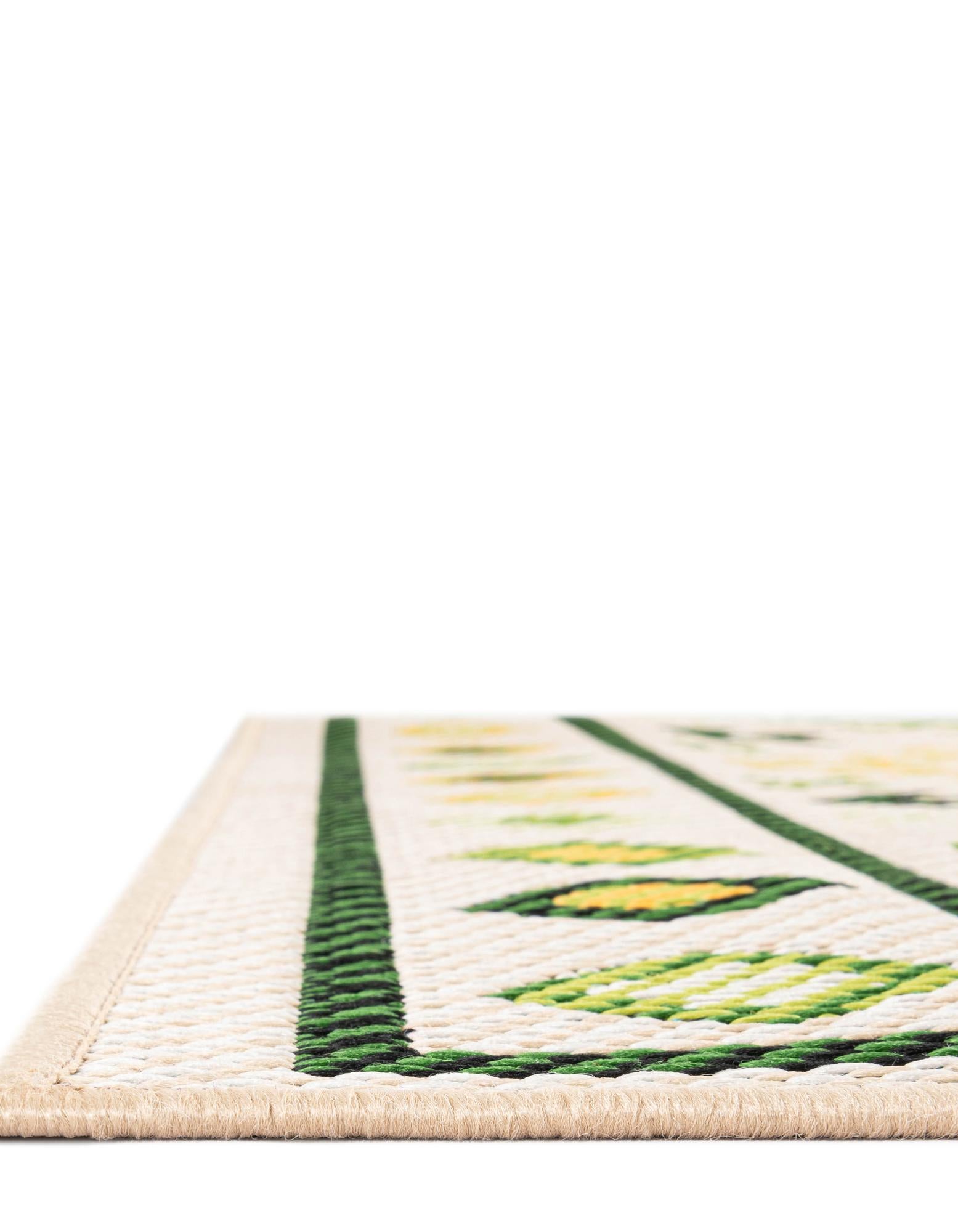 7' 10 x 7' 10 Easy-Clean Baja Indoor / Outdoor Square Rug