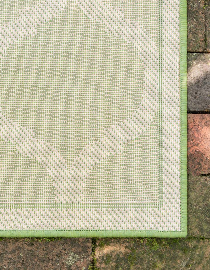 Detail image of 6' x 6' Washable Lattice Indoor / Outdoor Square Rug