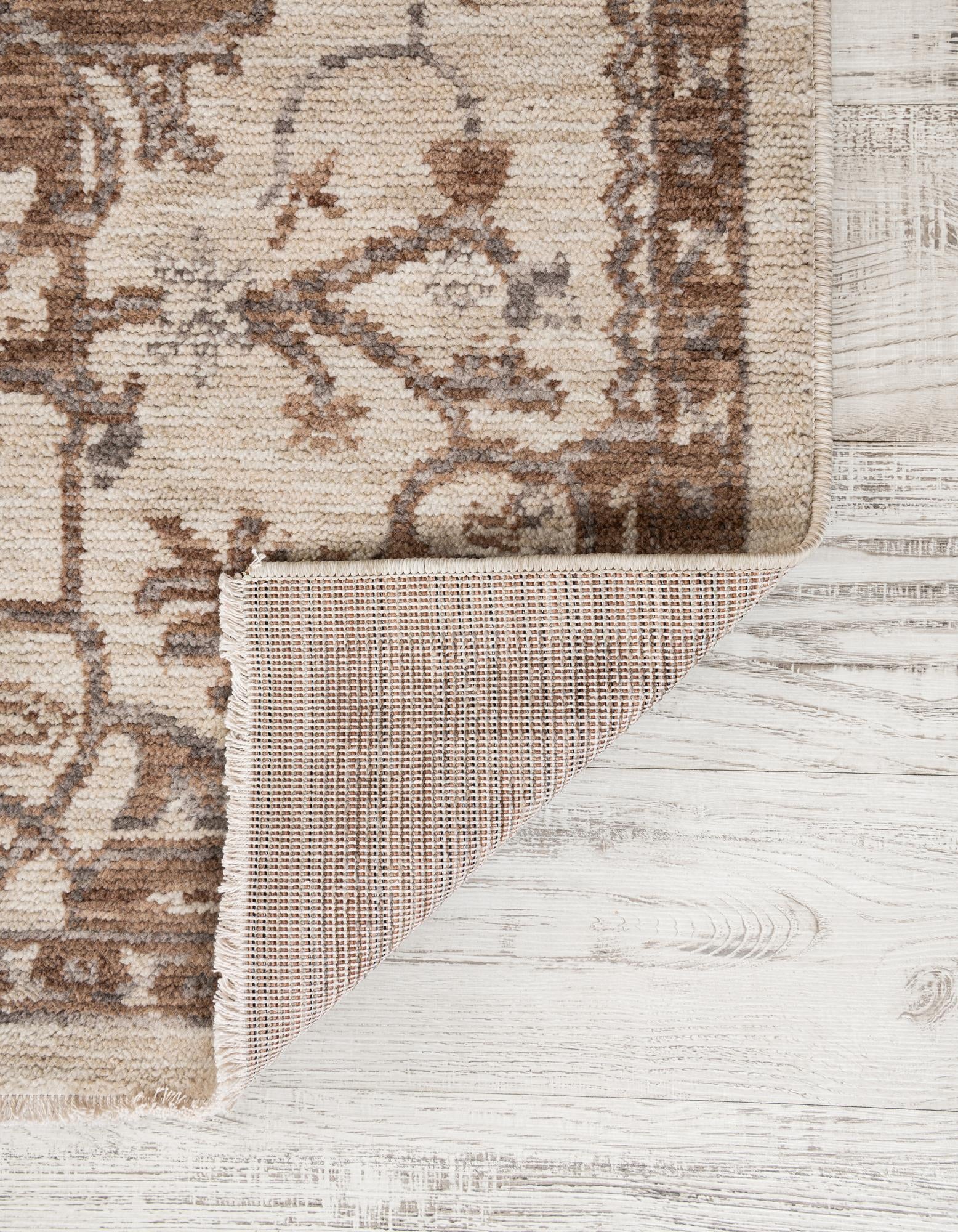 5' x 7' 7 Grand Tradition Rug