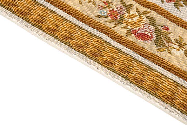 5' 2 x 7' 7 Easy-Clean Traditional Indoor / Outdoor Rug