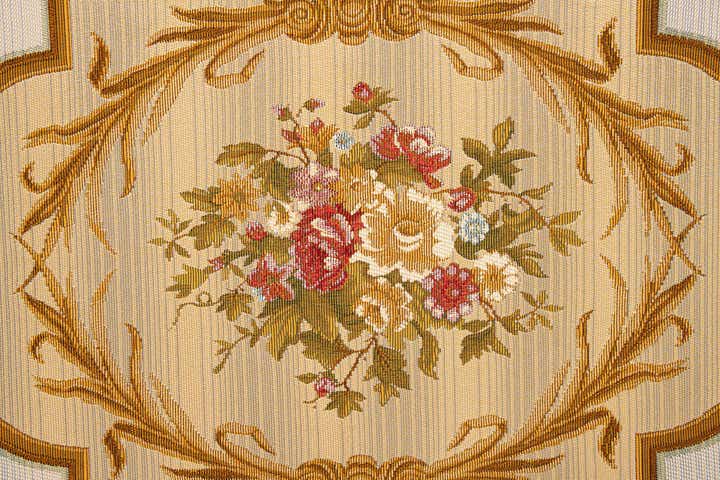 5' 2 x 7' 7 Easy-Clean Traditional Indoor / Outdoor Rug